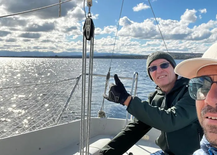 Uebernachtung Auf Einem Segelboot *
